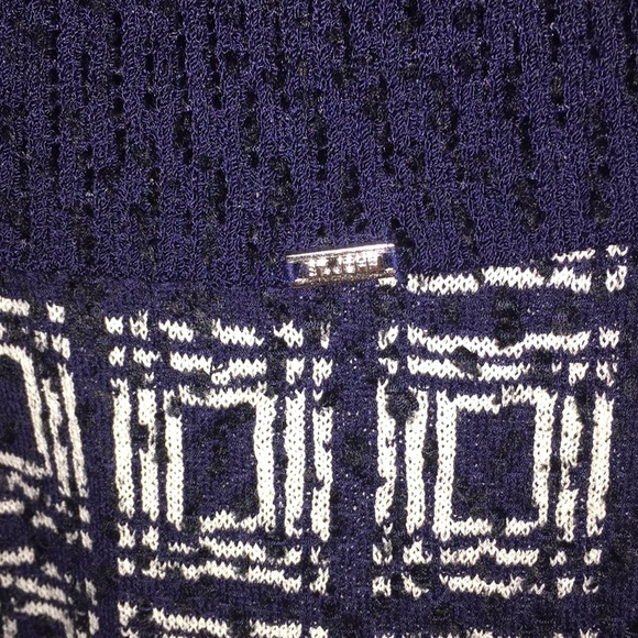 Women’s NWT petite sweater. St. John. - Picture 8 of 8